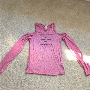 Tee cut out shoulders pink with bleach like marks